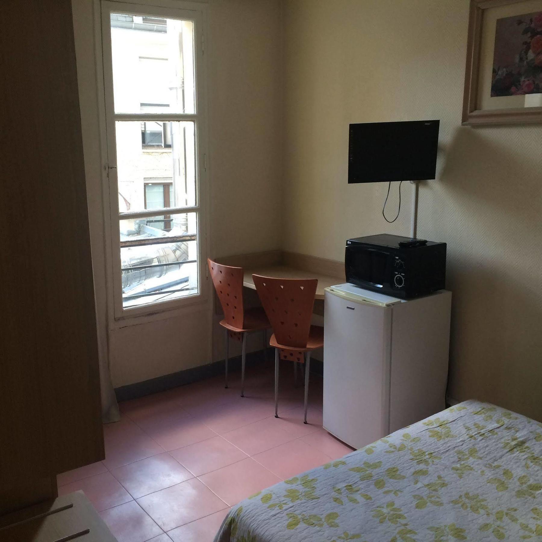 Au Royal Mad Hotel Paris Luaran gambar