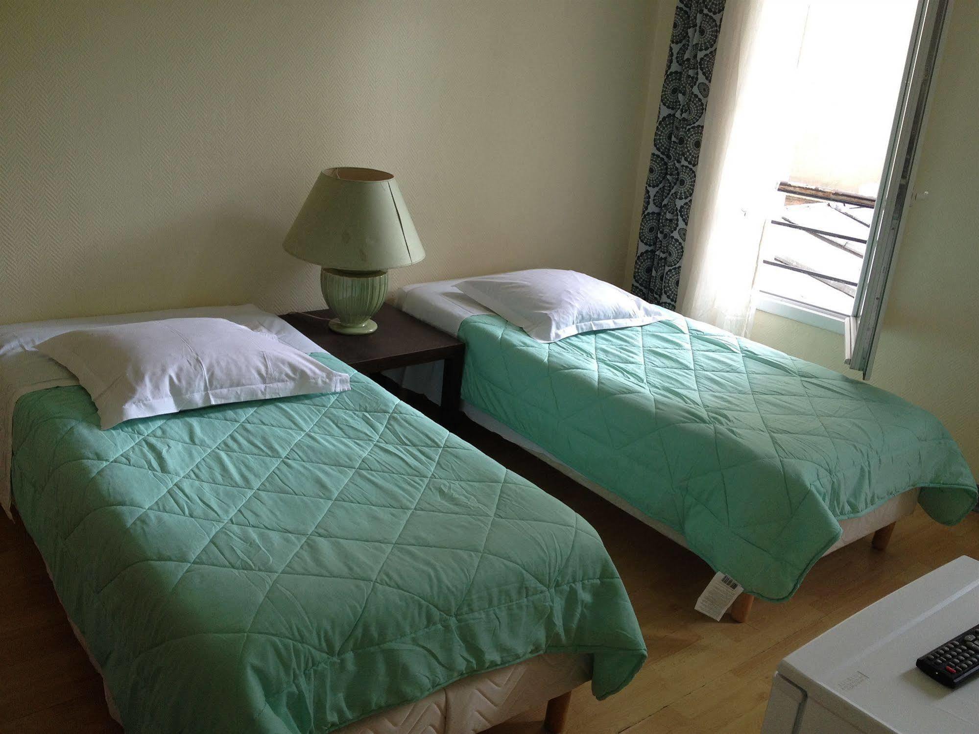 Au Royal Mad Hotel Paris Luaran gambar