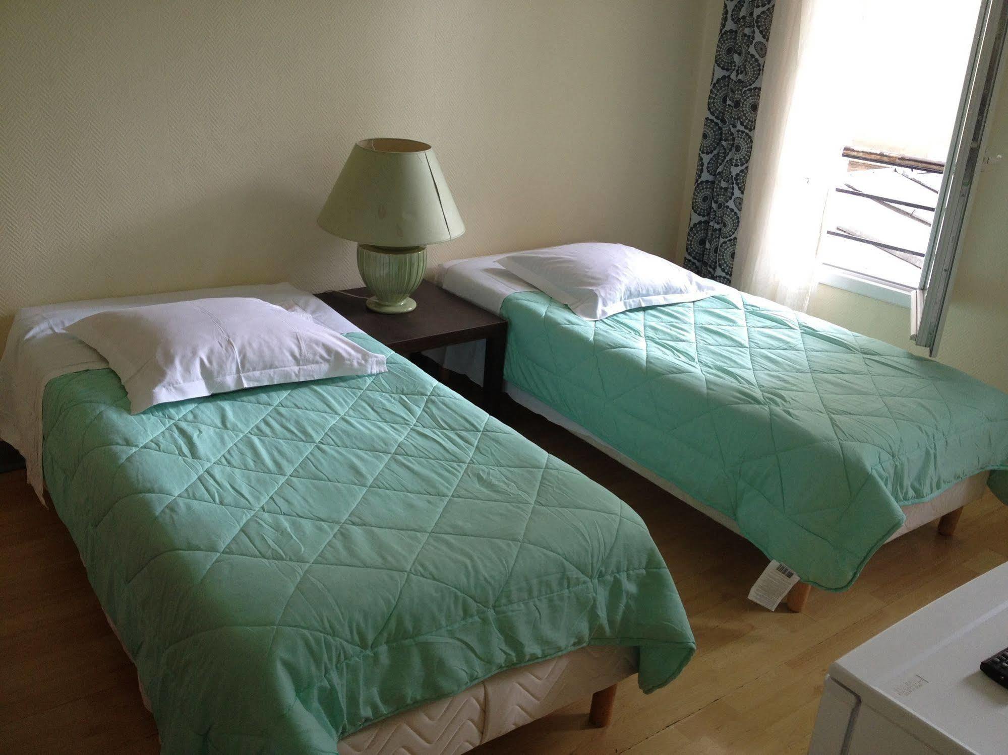Au Royal Mad Hotel Paris Luaran gambar